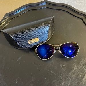 Oscar de la Renta: Aviators